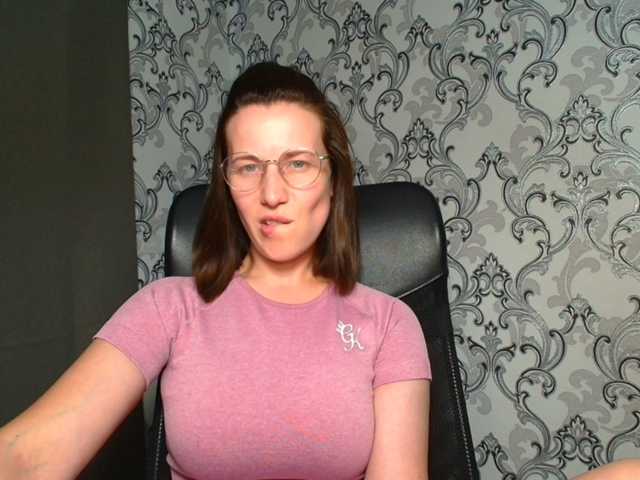 BellaKisss1 live cam on BongaCams
