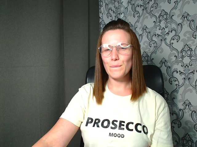 BellaKisss1 live cam on BongaCams