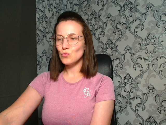 BellaKisss1 live webcam show
