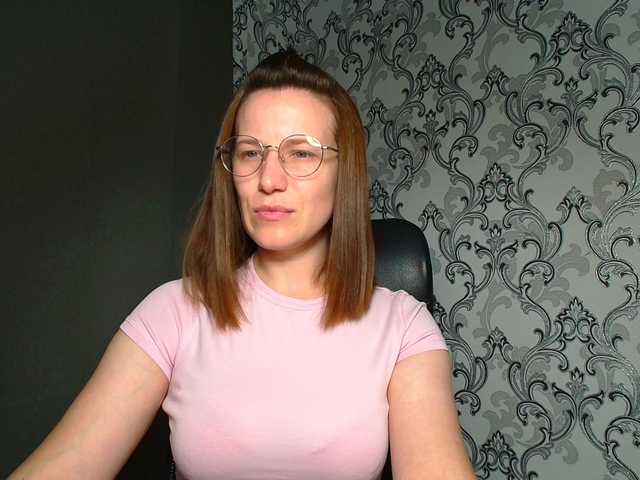 BellaKisss1 live cam on BongaCams