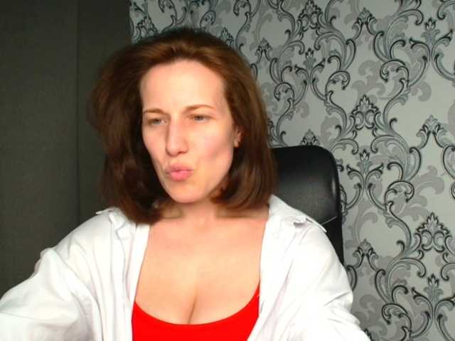 BellaKisss1 live cam on BongaCams