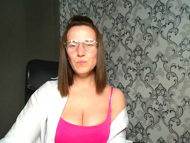 BellaKisss1 live webcam show