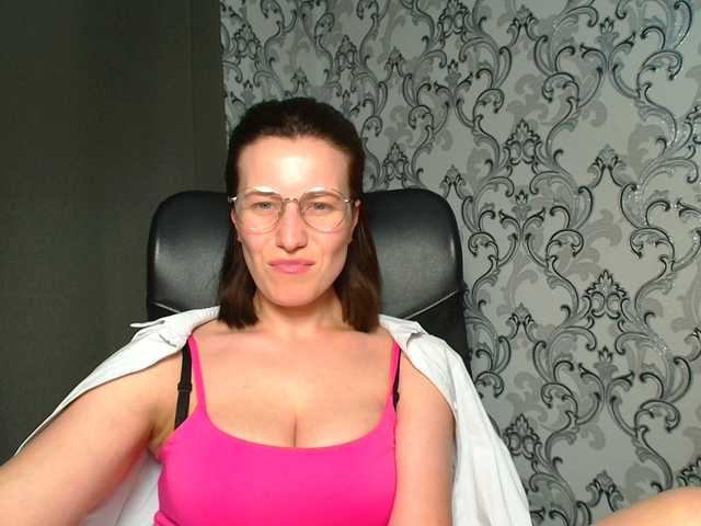 BellaKisss1 live webcam show