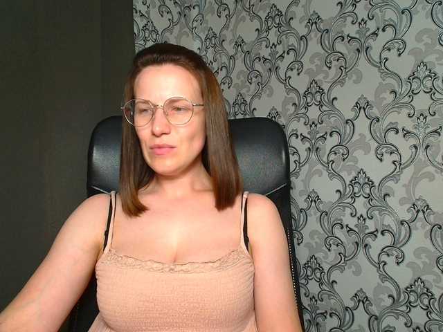 BellaKisss1 live cam on BongaCams