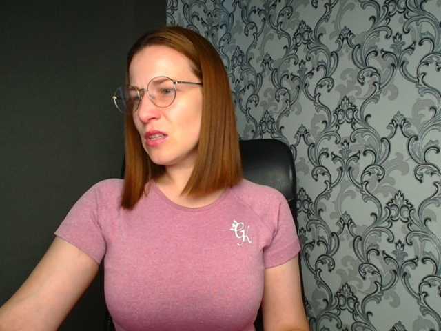 BellaKisss1 live cam on BongaCams