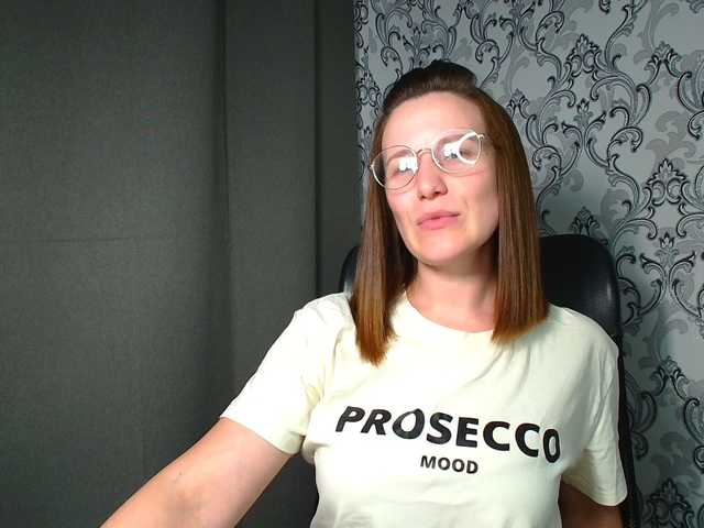 BellaKisss1 live cam on BongaCams