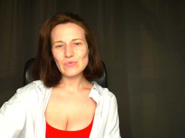 BellaKisss1 live cam on BongaCams