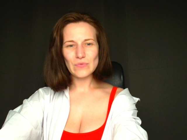 BellaKisss1 live cam on BongaCams