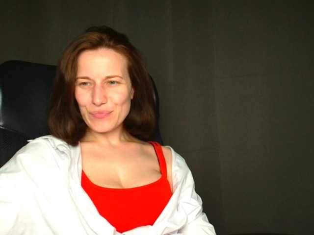 BellaKisss1 live cam on BongaCams