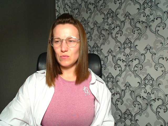 BellaKisss1 live cam on BongaCams