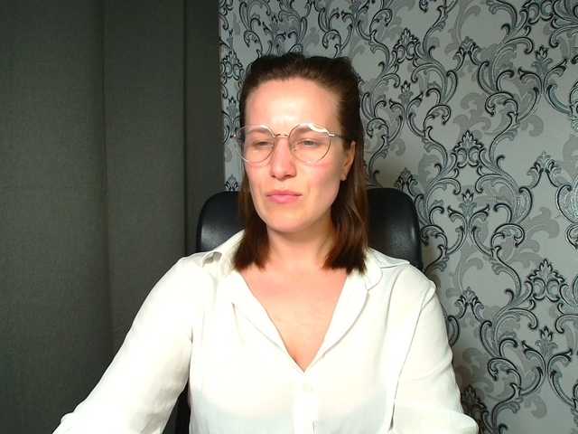 BellaKisss1 live cam on BongaCams
