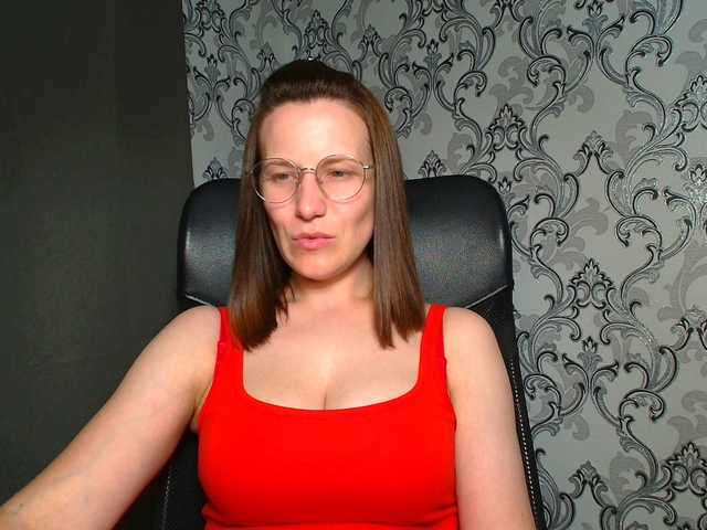 BellaKisss1 live cam on BongaCams