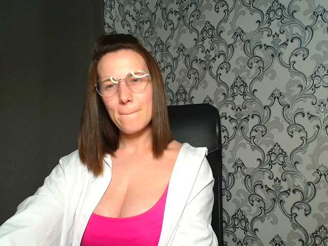 BellaKisss1 live webcam show