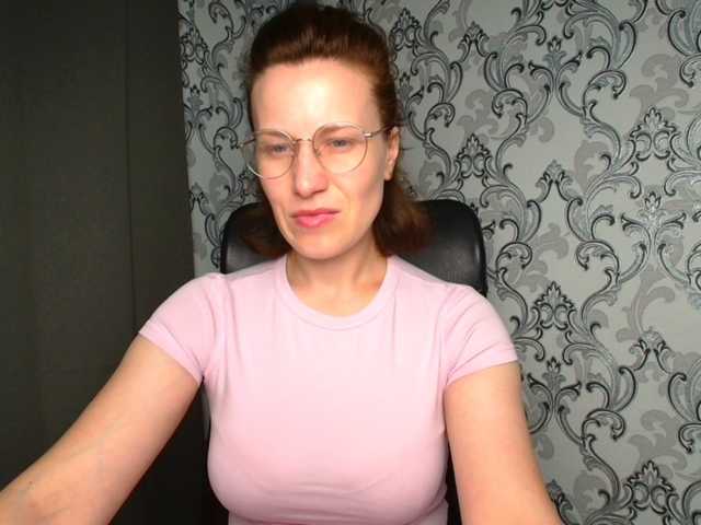 BellaKisss1 live cam on BongaCams