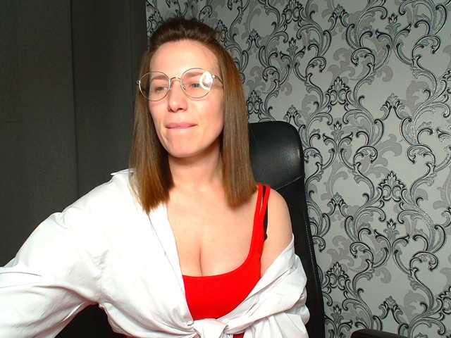 BellaKisss1 live cam on BongaCams