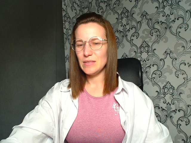 BellaKisss1 live cam on BongaCams