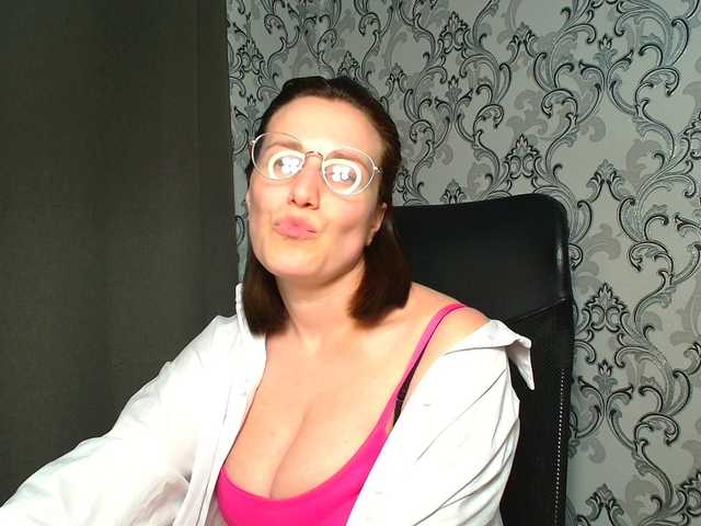 BellaKisss1 live webcam show