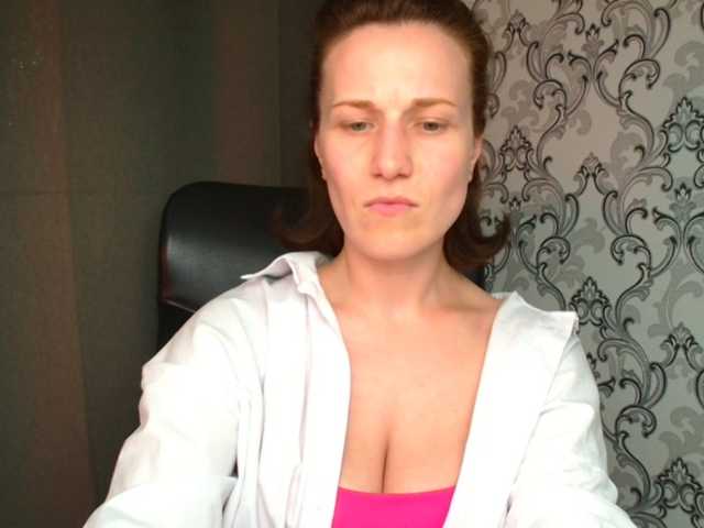 BellaKisss1 live cam on BongaCams