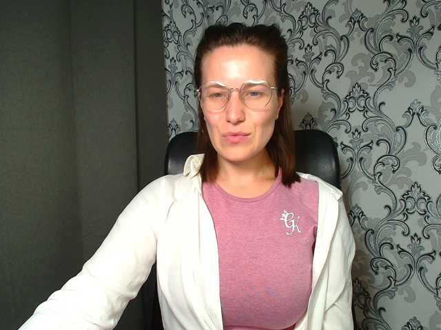 BellaKisss1 live cam on BongaCams