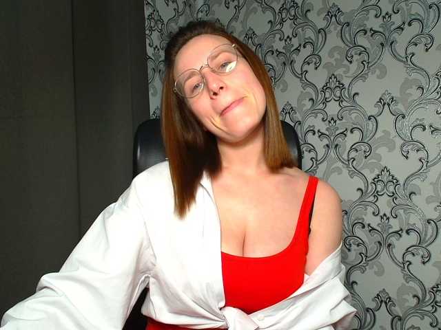 BellaKisss1 live cam on BongaCams