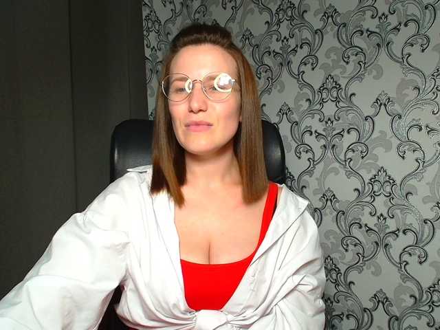 BellaKisss1 live cam on BongaCams