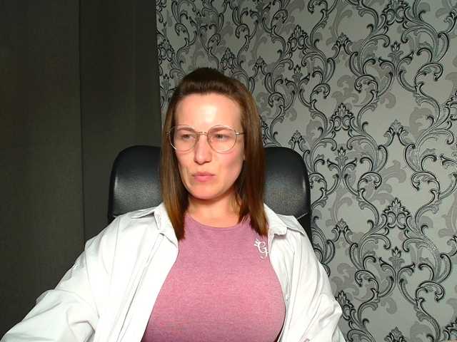 BellaKisss1 live cam on BongaCams