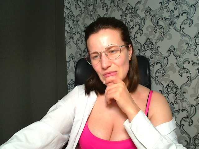 BellaKisss1 live webcam show