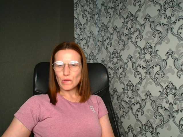 BellaKisss1 live cam on BongaCams