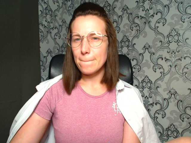 BellaKisss1 live webcam show
