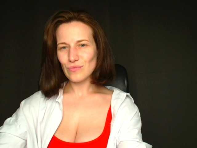 BellaKisss1 live cam on BongaCams