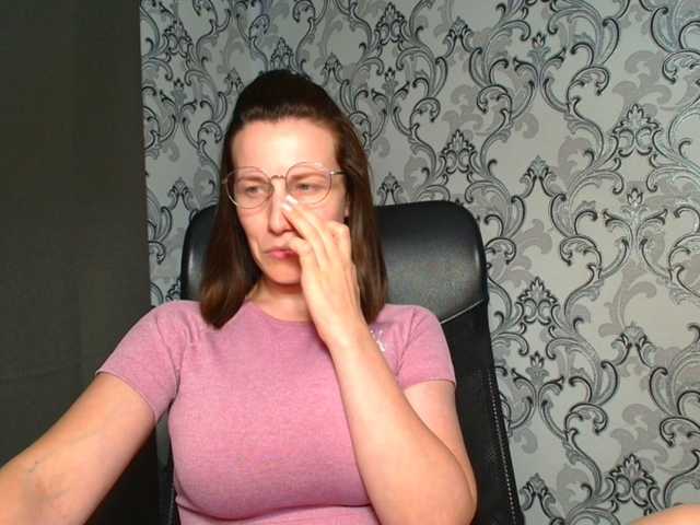 BellaKisss1 live webcam show