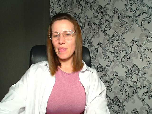 BellaKisss1 live cam on BongaCams
