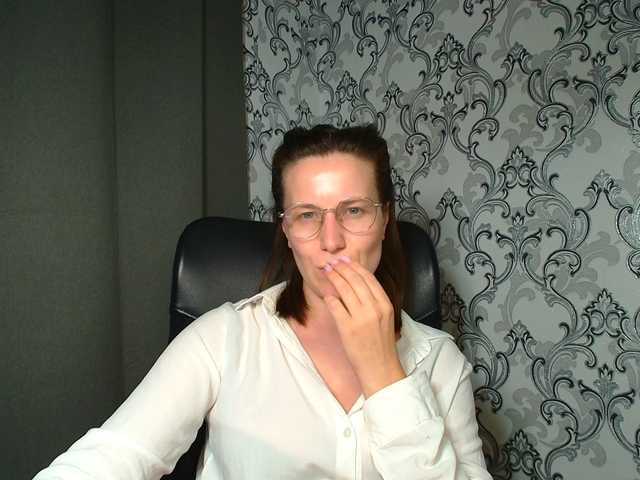 BellaKisss1 live cam on BongaCams
