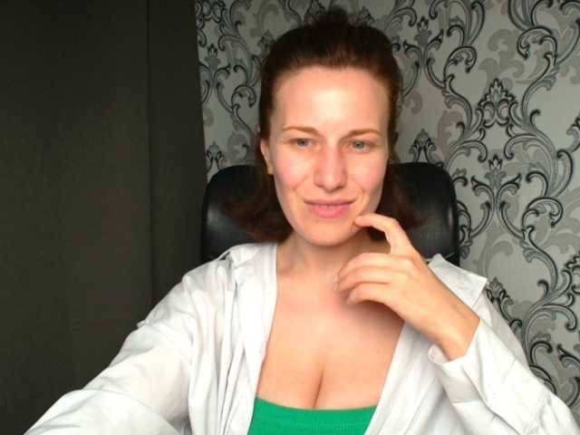 BellaKisss1 live cam on BongaCams