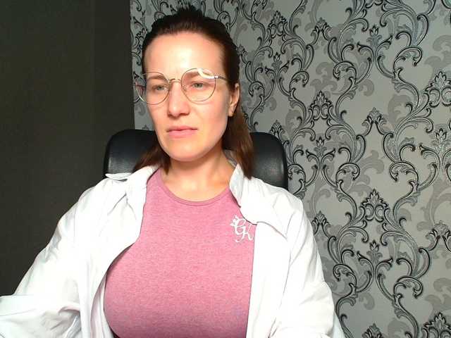 BellaKisss1 live cam on BongaCams