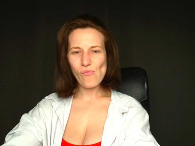 BellaKisss1 live cam on BongaCams