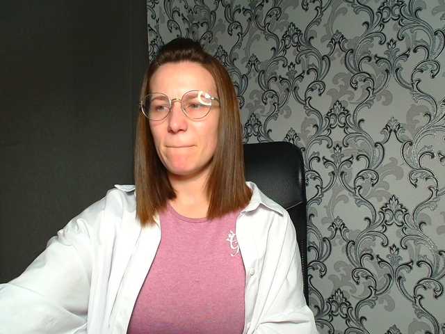 BellaKisss1 live cam on BongaCams
