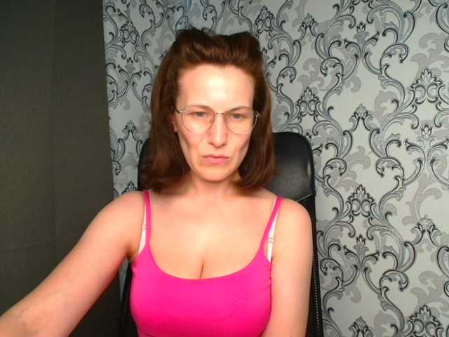 BellaKisss1 live cam on BongaCams