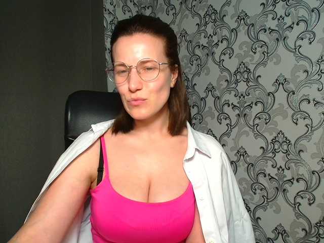 BellaKisss1 live webcam show