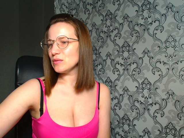 BellaKisss1 live cam on BongaCams