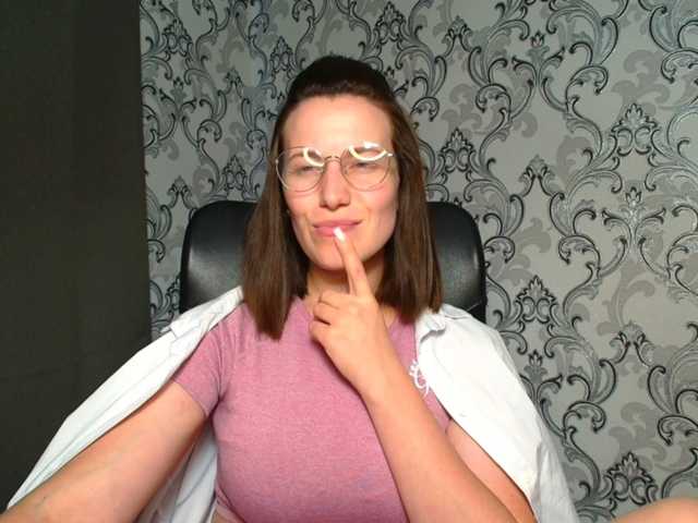 BellaKisss1 live webcam show