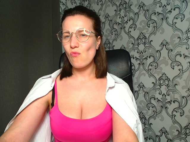 BellaKisss1 live webcam show