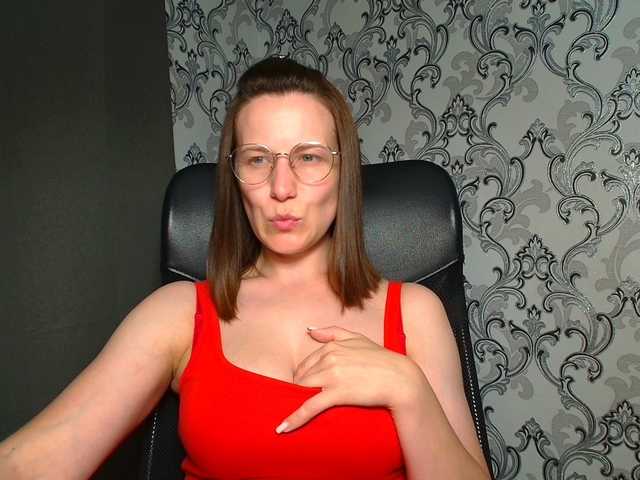 BellaKisss1 live cam on BongaCams
