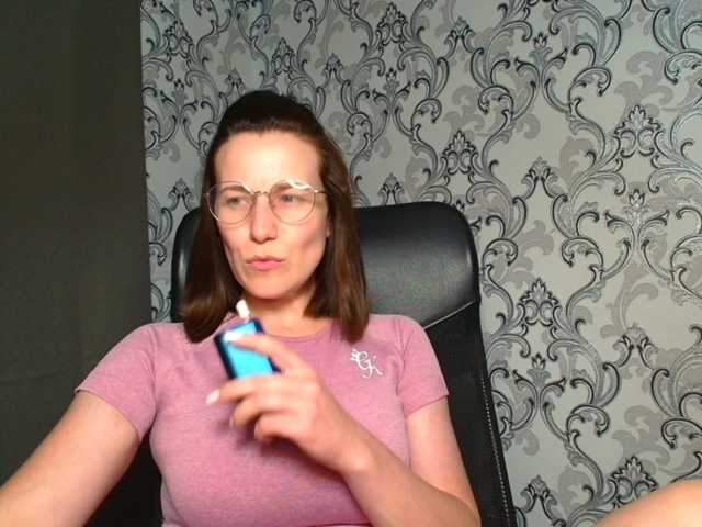 BellaKisss1 live webcam show