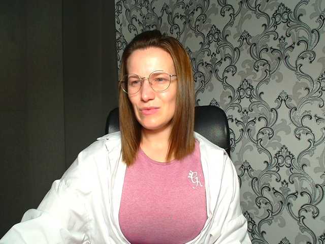 BellaKisss1 live cam on BongaCams