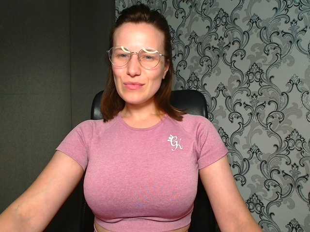 BellaKisss1 live cam on BongaCams