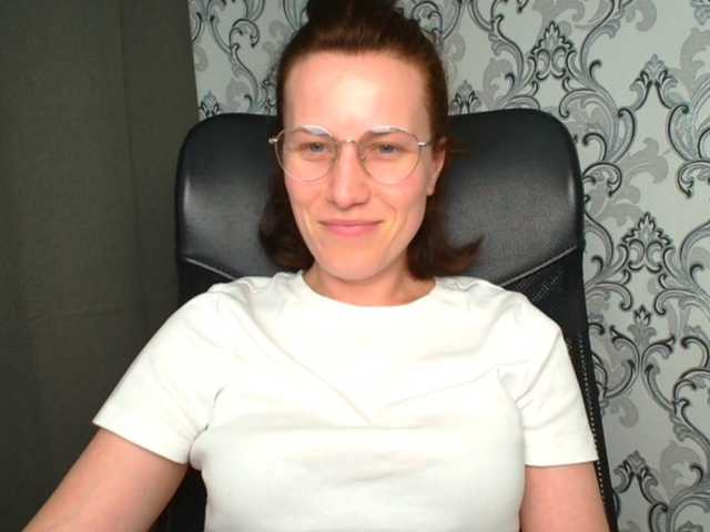 BellaKisss1 live cam on BongaCams