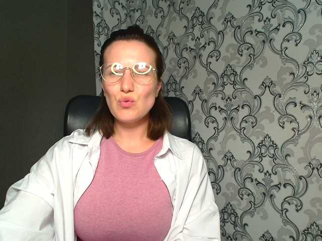 BellaKisss1 live webcam show