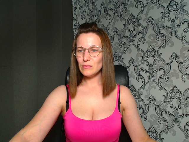 BellaKisss1 live cam on BongaCams