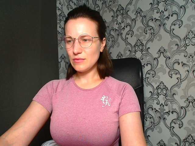 BellaKisss1 live webcam show